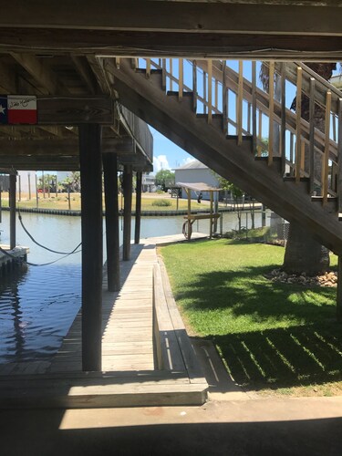Catch Some Rays At Casita Delfin Canal / Beach House in Bridge Harbor