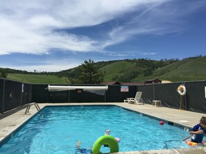 Outdoor pool - Perfect Wedding Unit Slope Side True 3 Bed 3 Ba Mountainside @ Granby Ranch (Granby)