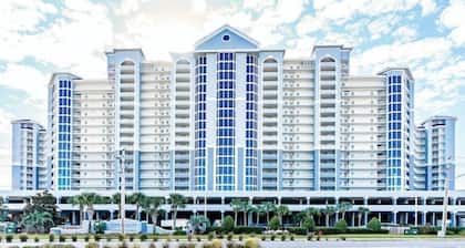 Lighthouse 1811 - Penthouse View Without The Penthouse Price