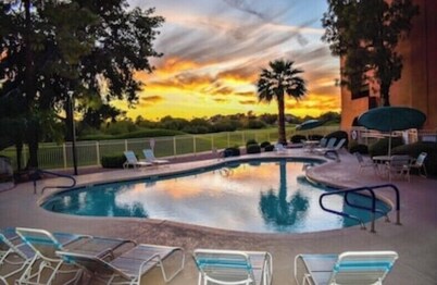 Special Dec 1, 2025-Jan 10, 2026 4th Floor, Pool 5,Golf Course & Mountain View’s