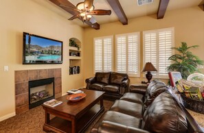 Smart-TV, Kamin, DVD-Player, Bücher