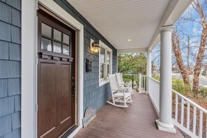 Terrace/patio - Newly renovated kitchen! 2 weeks left in summer! <br> (Manasquan)