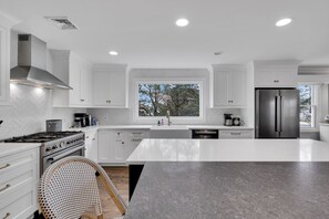 Fridge, microwave, oven, stovetop - Newly renovated kitchen! 2 weeks left in summer! <br> (Manasquan)