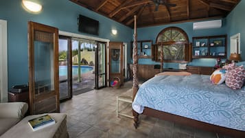 5 bedrooms, in-room safe, desk, free WiFi
