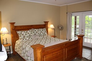 4 chambres, fer et planche à repasser, Wi-Fi gratuit, draps fournis