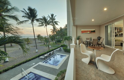 Direct Ocean front "The Palms" Ocean Club Resort-2 Bed