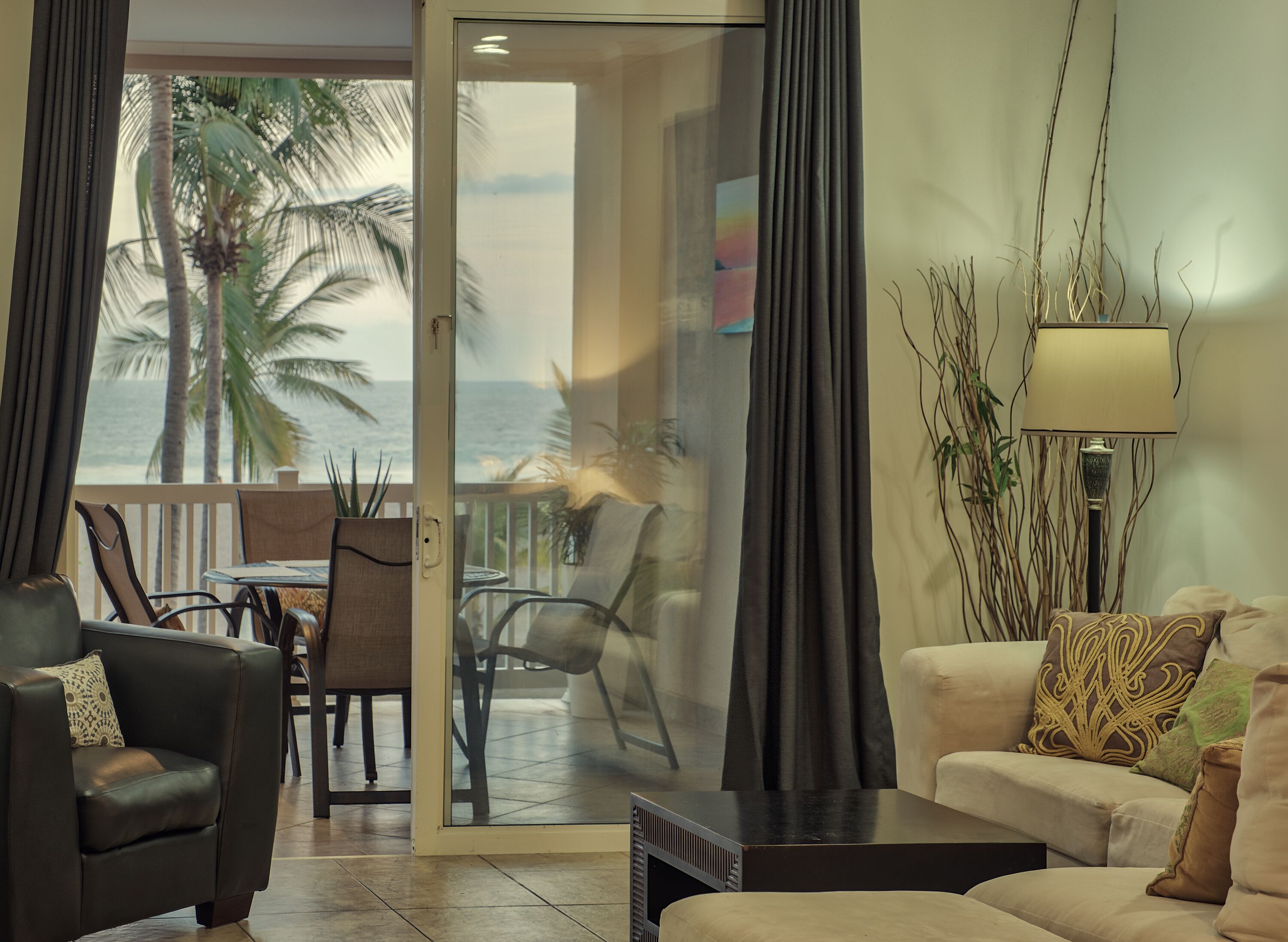 Smart TV, videojuegos, reproductor de DVD y libros 