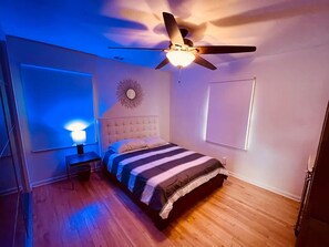 3 Schlafzimmer, Schreibtisch, Bügeleisen/Bügelbrett, kostenloses WLAN