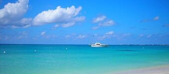 7 Mile Beach Front Cayman Condo