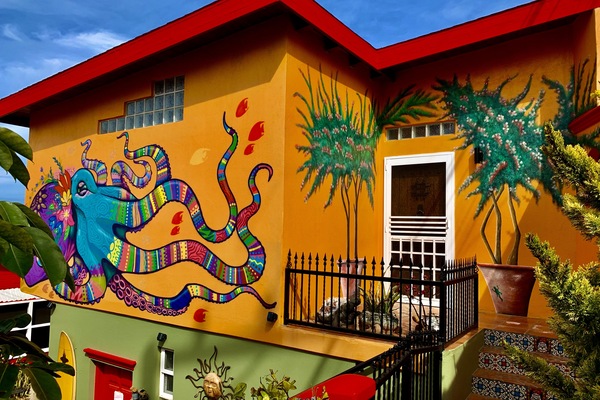 Casa de Bella entry.
