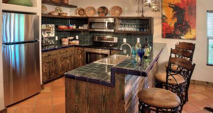 Casa Santa Fe /Charming Spacious Hacienda/Lg Baths, Outdoor Cantina, Latte Bar