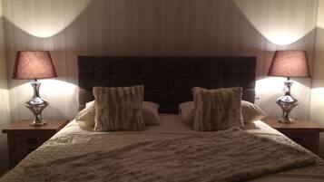 6 Schlafzimmer, Schreibtisch, Bügeleisen/Bügelbrett, kostenloses WLAN