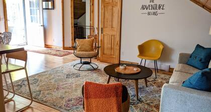 Bright and spacious, modern carriage house apartment. WiFi. 2 miles from town.