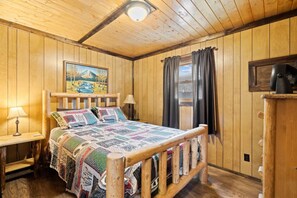 1 dormitorio, escritorio, tabla de planchar con plancha y wifi