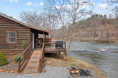 Riverfront Cabin | Mtn Views, Fishing & Hiking