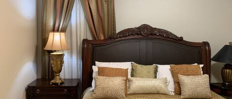 5 slaapkamers, een strijkplank/strijkijzer, gratis wifi, beddengoed