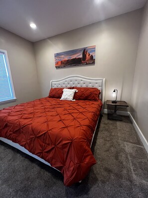 5 bedrooms, iron/ironing board, free WiFi, bed sheets