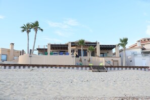 Exterior - Beautiful Private Beachfront Home in Las Conchas. 3 or 4 bedrooms remodeled (Puerto Penasco)