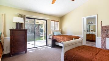 4 bedrooms, desk, iron/ironing board, travel cot
