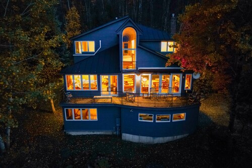 Spectacular Stowe Home for Fun Family Vacations! Eco friendly/ EV Charging!