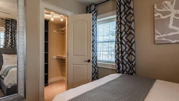 2 bedrooms, iron/ironing board, travel crib, free WiFi