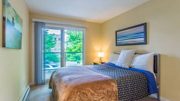 2 habitaciones, escritorio, tabla de planchar con plancha y wifi gratis