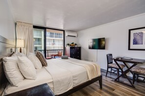 Bureau, fer et planche à repasser, Wi-Fi gratuit, draps fournis