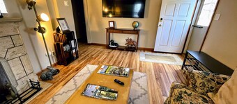 Cute, Cozy, Comfortable and Close to Everything Cleveland!