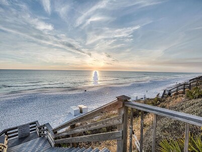 Heated Gulf Front Pool + Bikes! South of 30A, Steps to Beach, by Alys & Rosemary
