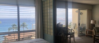 Luxurious Location at Economy Price - Dazzling Oceanfront in Poipu