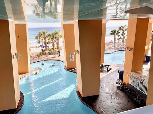 SPLASH!!💦 OCEANFRONT, 3RD Floor! FREE BEACH SERVICE, 2 chairs & umbrella!!