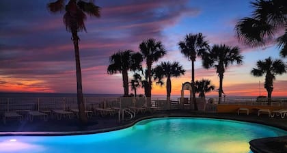 FRENTE AL MAR, 3er piso en SPLASH con balcón! Servicio de playa !! ESPECIAL DE PRIMAVERA $ 145