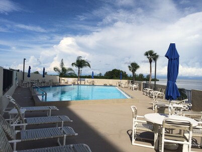 LUXURY WEST FACING CONDO -  STUNNING VIEWS AND BOAT DOCK!!!
