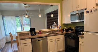 3000sf 5 Bedroom House In Northern suburb Of Richmond