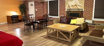 Worker's Den in Richmond - 5 bdr house 3K SF in zip 23227