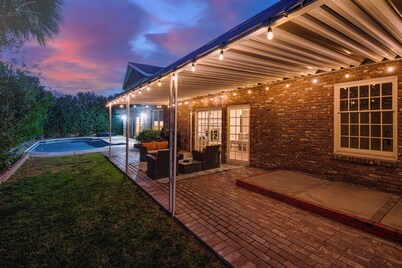 Spacious 4000 sq ft Home with Pool and Hot Tub Just a Mile from the Strip!