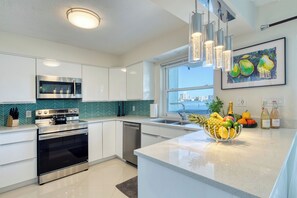 Fridge, microwave, oven, stovetop