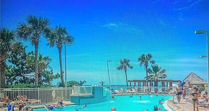 Beachfront,EV Charger,Pickle Ball,3 pools,Tiki Bar,New Fitness Center