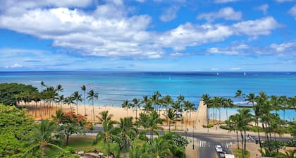 ⛰Ocean & Diamond Head Views 8th floor with Balcony WAIKIKI GRAND HOTEL®