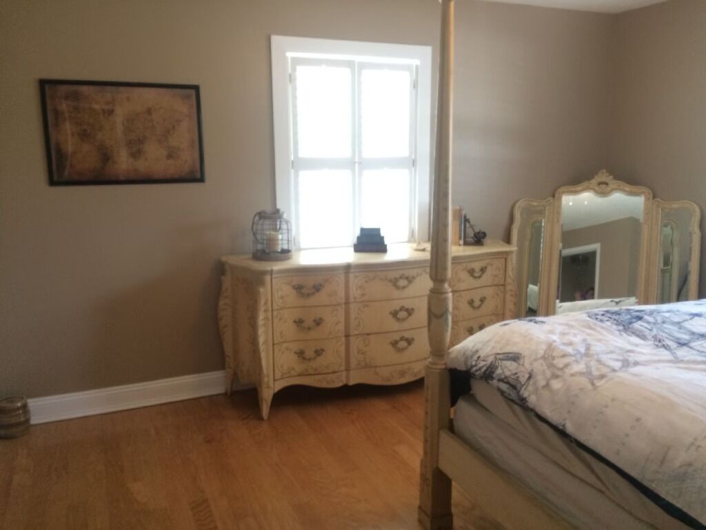 3 slaapkamers, een strijkplank/strijkijzer, wifi, beddengoed