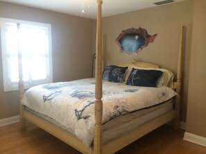 3 slaapkamers, een strijkplank/strijkijzer, wifi, beddengoed