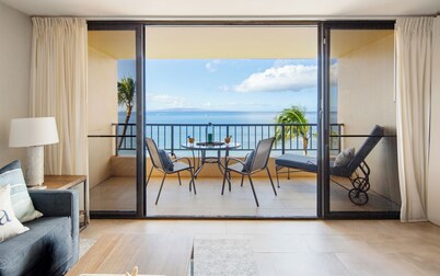 COMPLETELY REMODELED Sugar Beach Oceanfront Penthouse Sunset & Ocean View