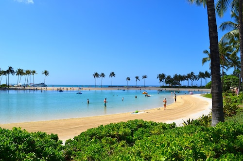 Waikiki Oceanfront/Beachfront Condo. Breathtaking  views. Walk to everything!