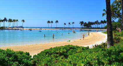 Hieno Waikiki Oceanfront Condo, kävellä rannalla, ravintoloita ja puistoja!