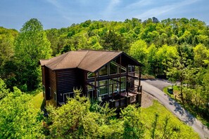 Exterior - Mountains, Movies & More: CLEAN!, 3 King Suites, Theater, Game Loft, A+ Location (Sevierville)