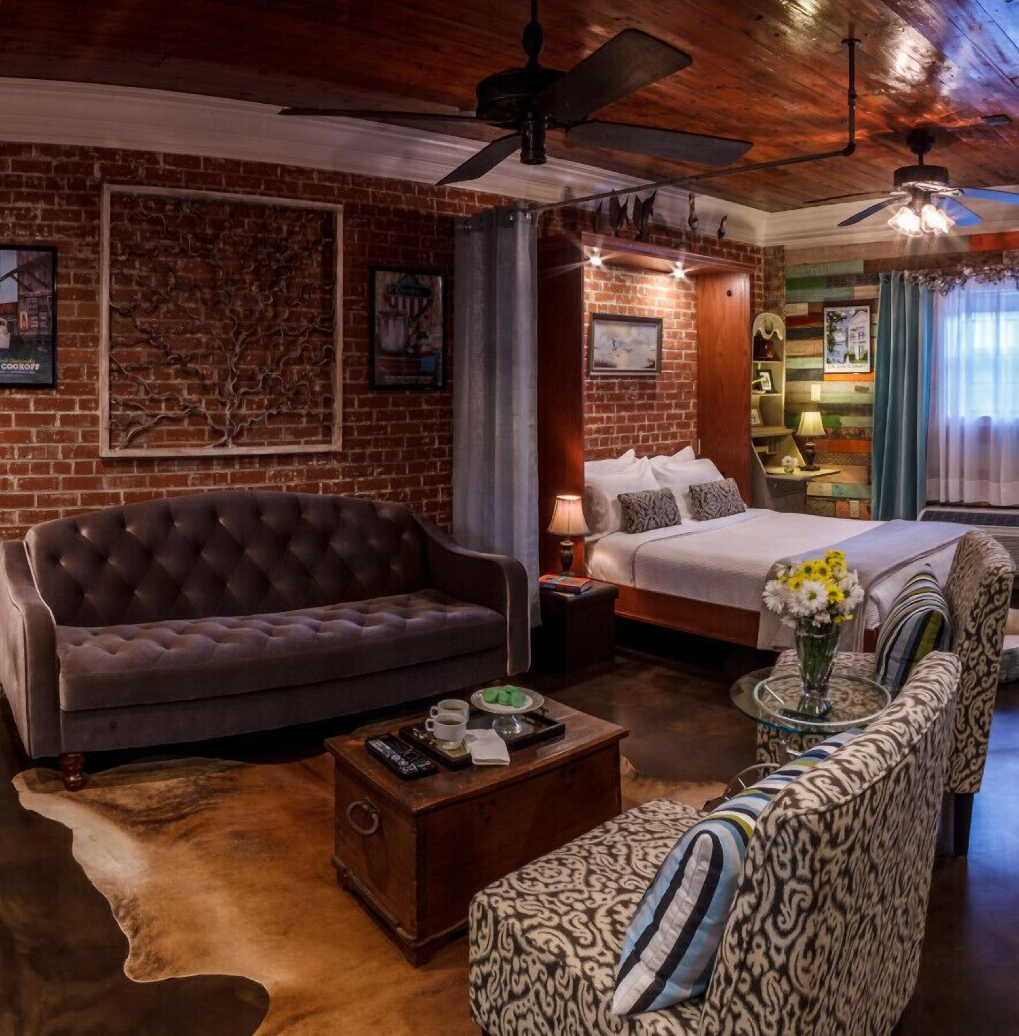 Smart TV, reproductor de DVD, libros, estéreo