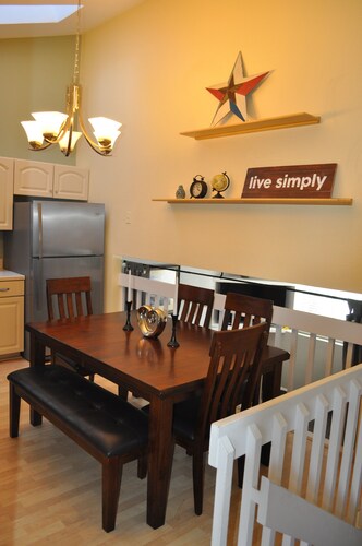 Family-Friendly 3 BR House - Short Walk to Downtown Louisville, Trails & Park