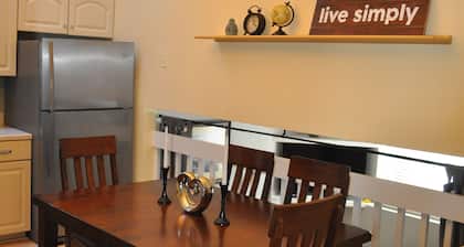 Family-Friendly 3 BR House - Short Walk to Downtown Louisville, Trails & Park