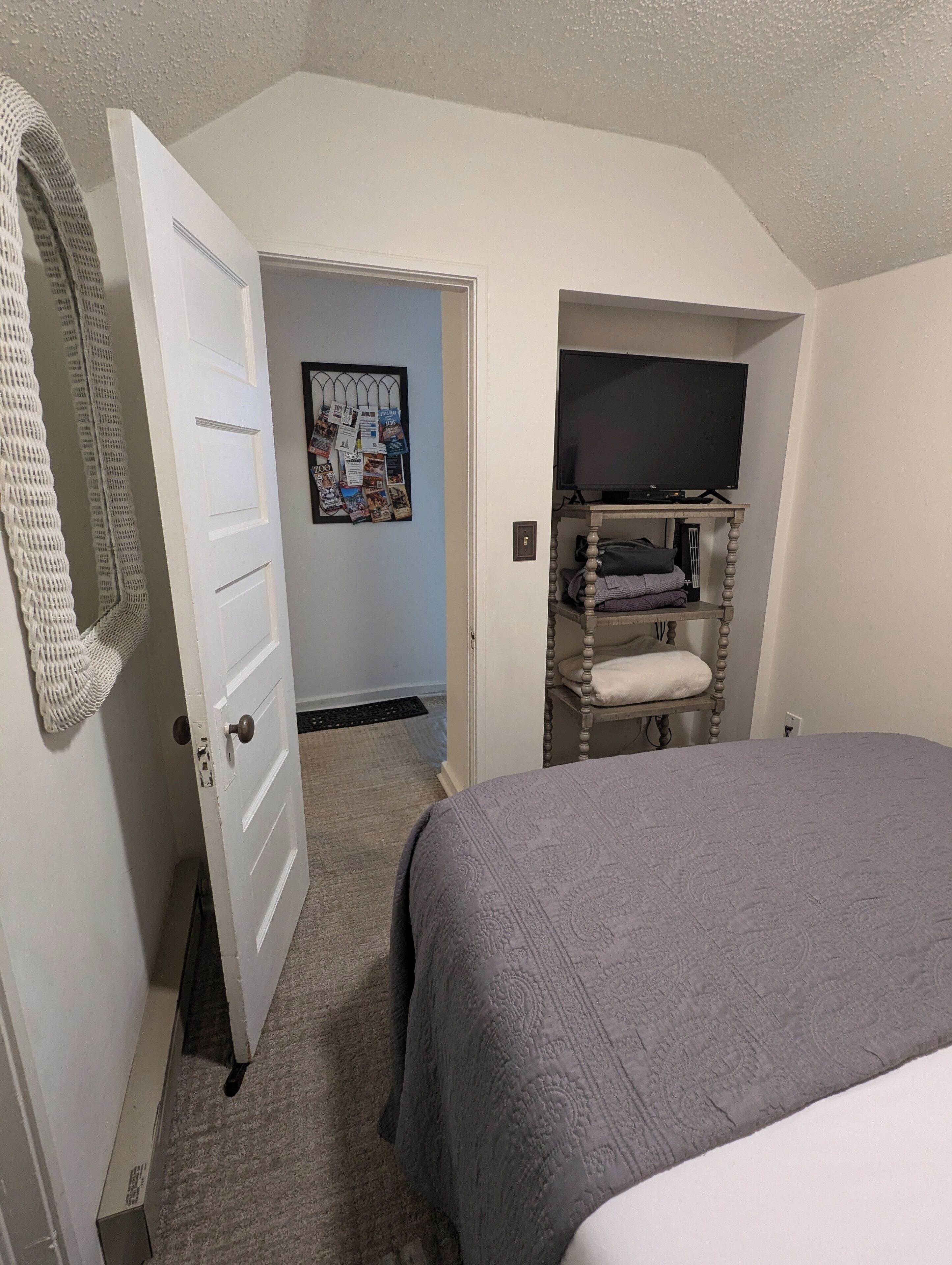 1 bedroom, memory foam beds, iron/ironing board, free WiFi