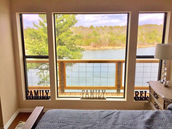 4 bedrooms, in-room safe, iron/ironing board, free WiFi